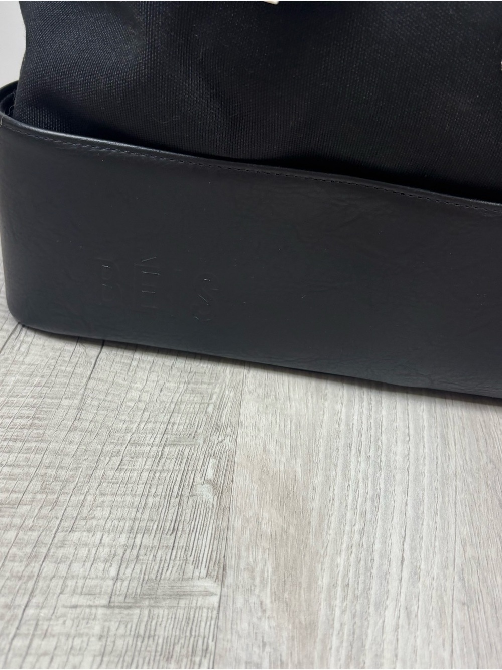 NWT BÉIS The Mini Weekender Black Bag - Picture 7 of 11